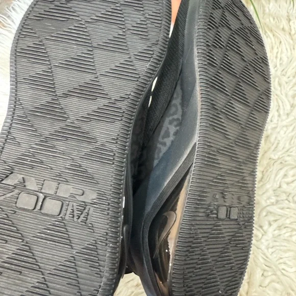 Nike Black and Gray Women's Shoes - Picture 5 of 5